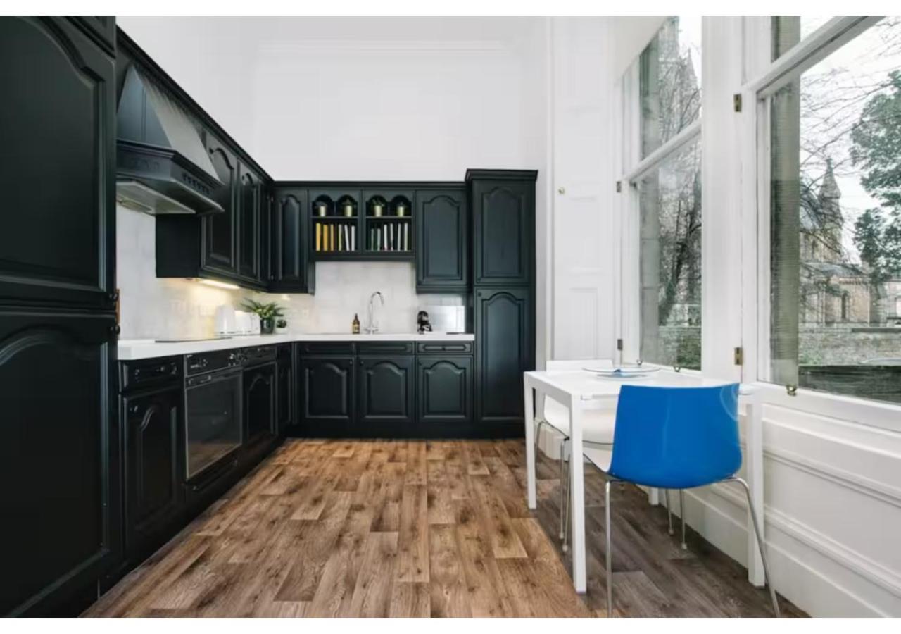 Joivy Palmerston Place Residence - Luxury City Centre Apt With Private Parking EDI Exterior photo